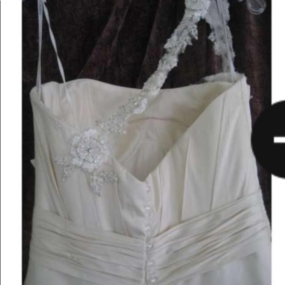 Martina Liana wedding dress - Picture 3 of 5